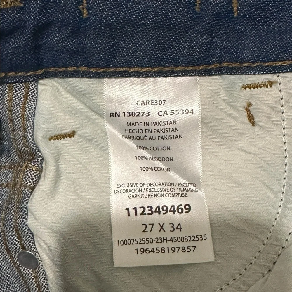 Wrangler Blue Relaxed Fit Jeans with Timeless Appeal